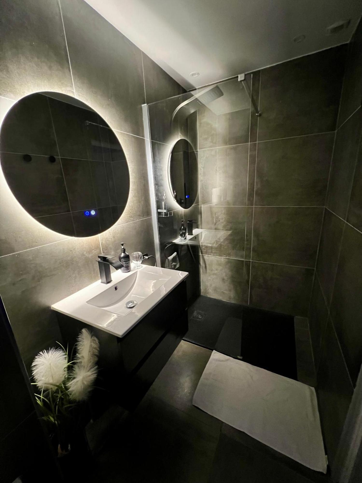 Dima Suite Jacuzzi Privatif ヴデーヌ エクステリア 写真